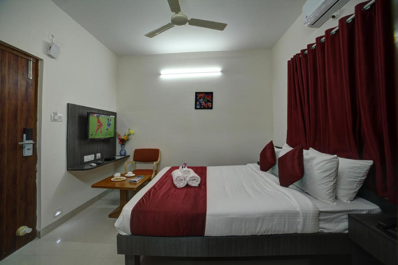 Sm Royal Suites - Hotel Near Kempegowda International Airport Bangalore Devanahalli Eksteriør billede
